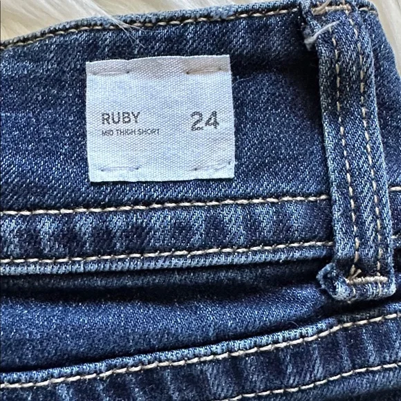 Hudson Jeans Ruby Mid Thigh Shorts - Picture 7 of 8